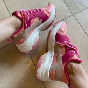 STEVE MADDEN Arelle Sneakers NWOT